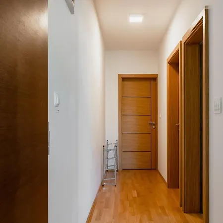 Tkalac Apartment Vir